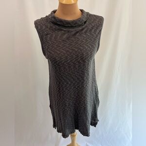 Left of Center Knit High‎ Low Sleeveless Tunic Top